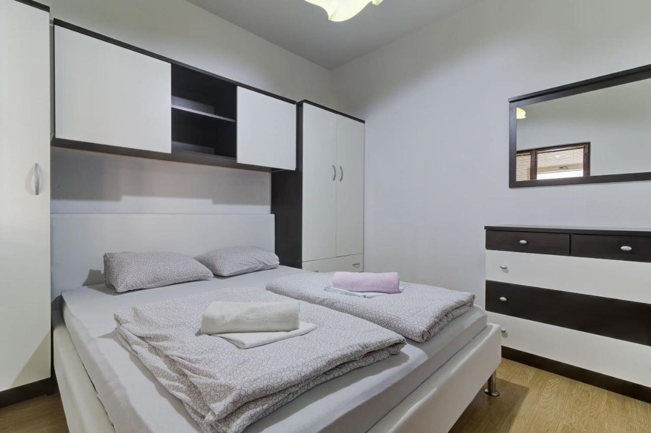 Apartments Zora Сень Экстерьер фото