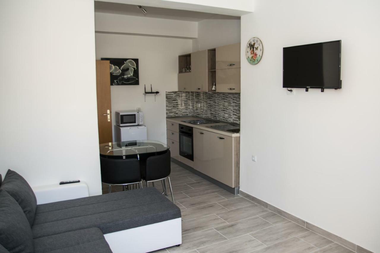Apartments Zora Сень Экстерьер фото
